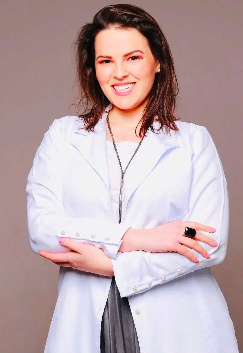 Dra Deborah Cristyne Colombo Ito Reumatologista